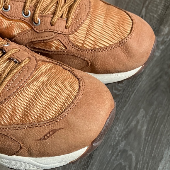 Saucony 3D Grid Hurricane
Endless Knot - Picture 11 of 17